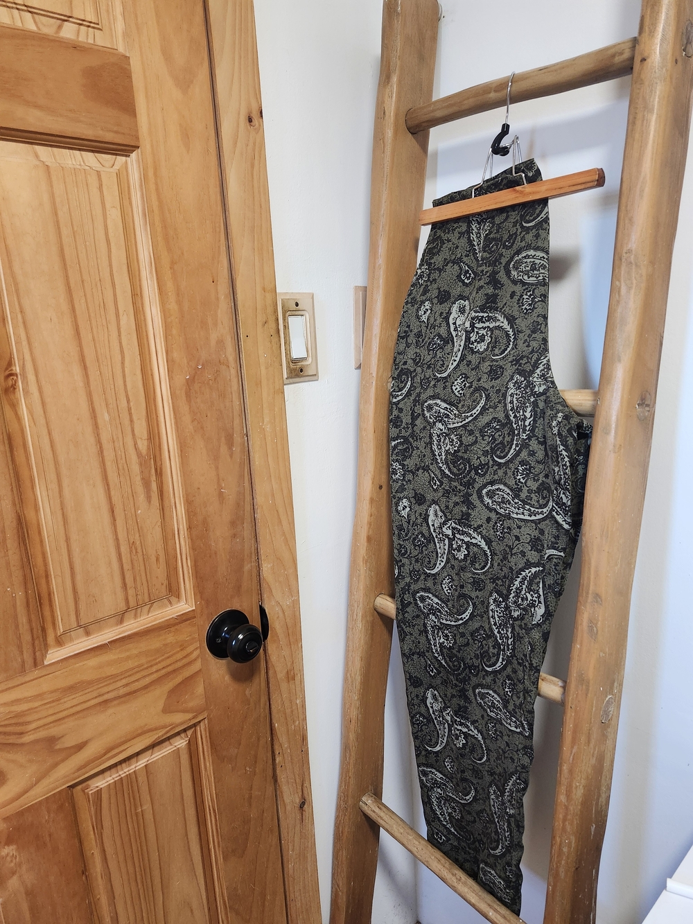 Vintage Printed Paisley Women’s Pants- Pasiley Olive